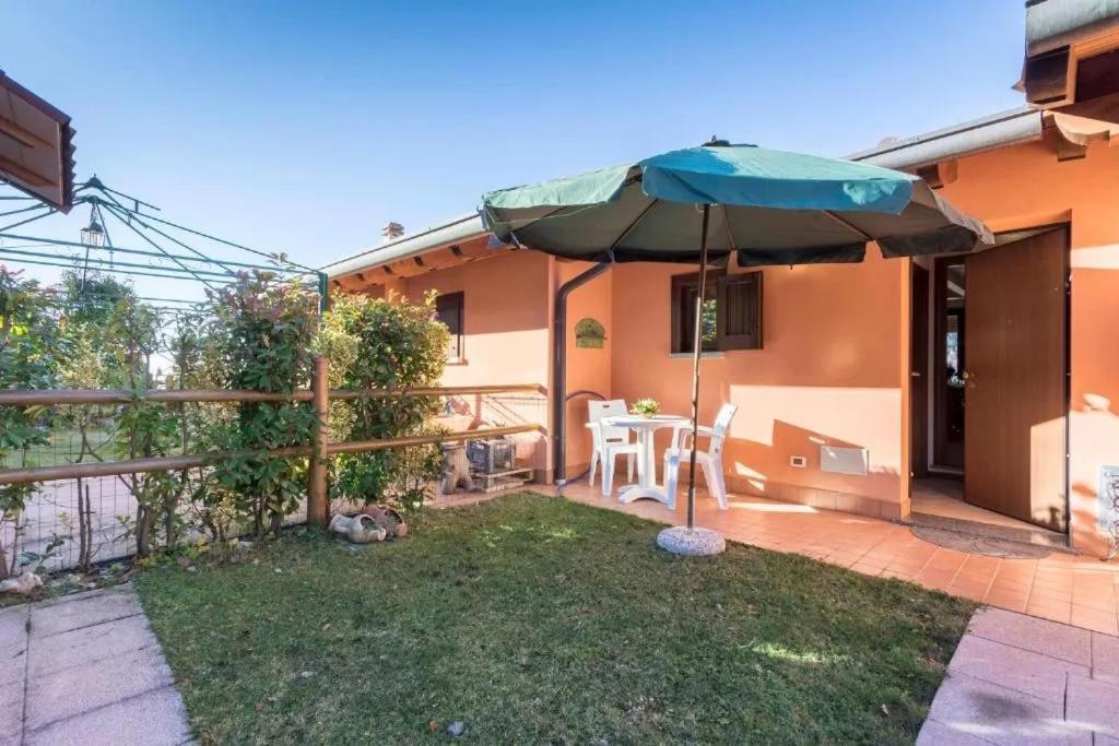 Casa Vacanze Rosalba Ferrara di Monte Baldo 外观 照片