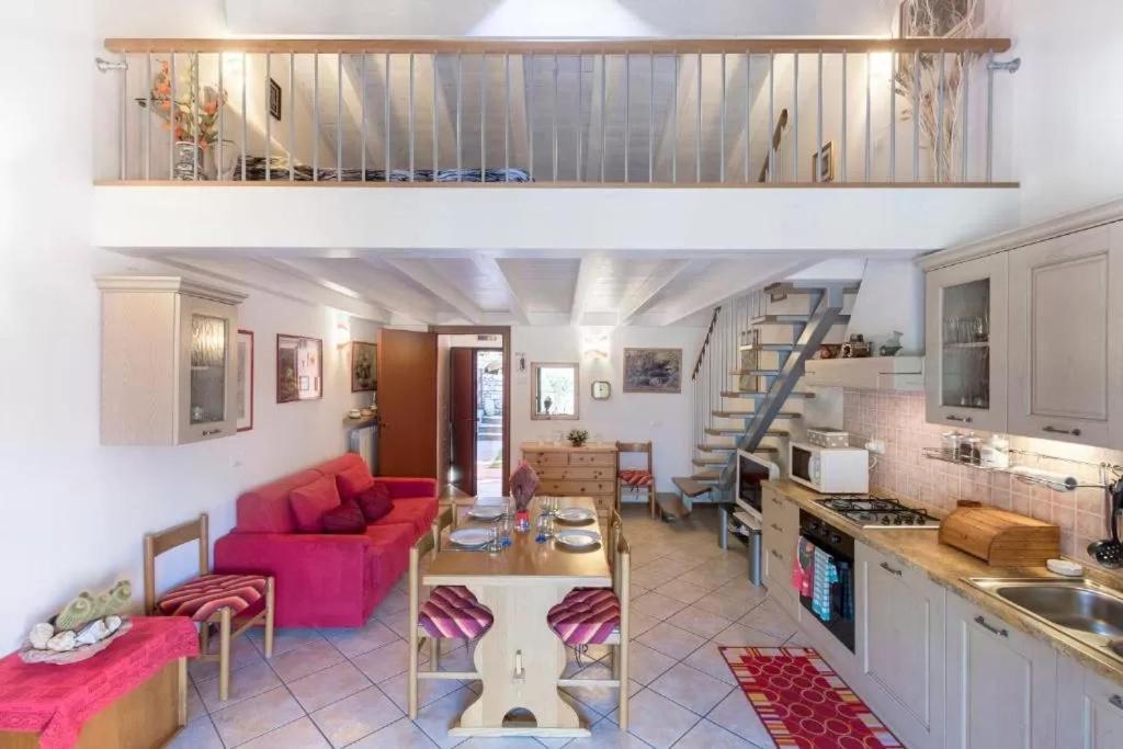 Casa Vacanze Rosalba Ferrara di Monte Baldo 外观 照片
