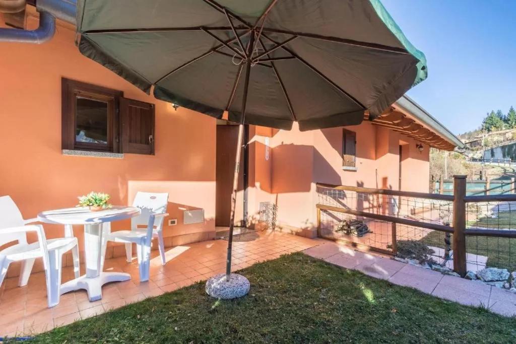 Casa Vacanze Rosalba Ferrara di Monte Baldo 外观 照片