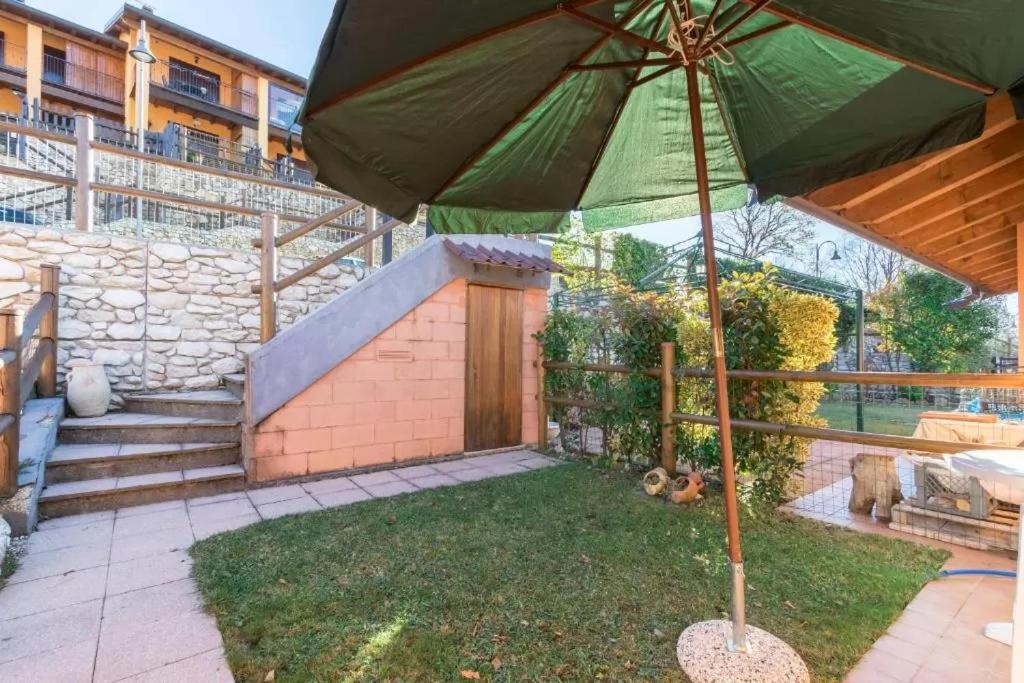 Casa Vacanze Rosalba Ferrara di Monte Baldo 外观 照片