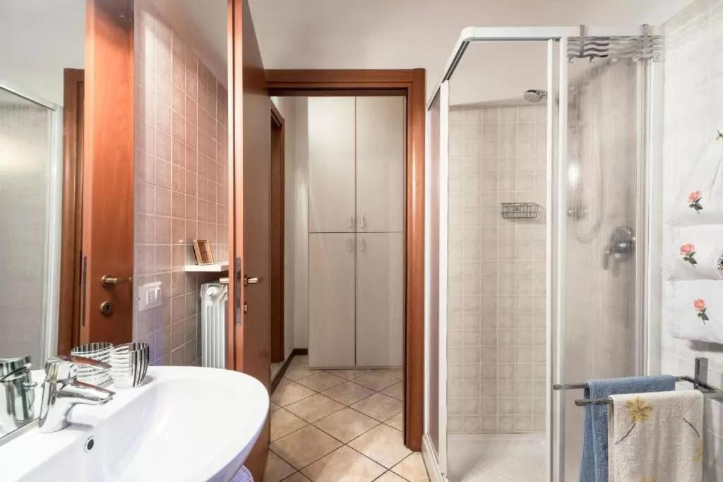 Casa Vacanze Rosalba Ferrara di Monte Baldo 外观 照片