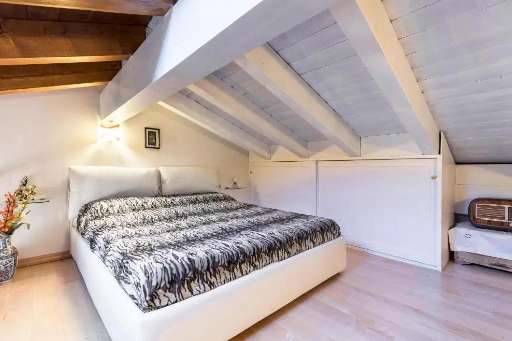 Casa Vacanze Rosalba Ferrara di Monte Baldo 外观 照片